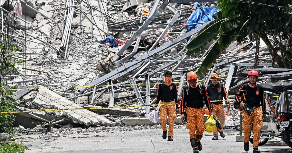 Philippines ends rescue efforts as hope fades for victims of building collapse
