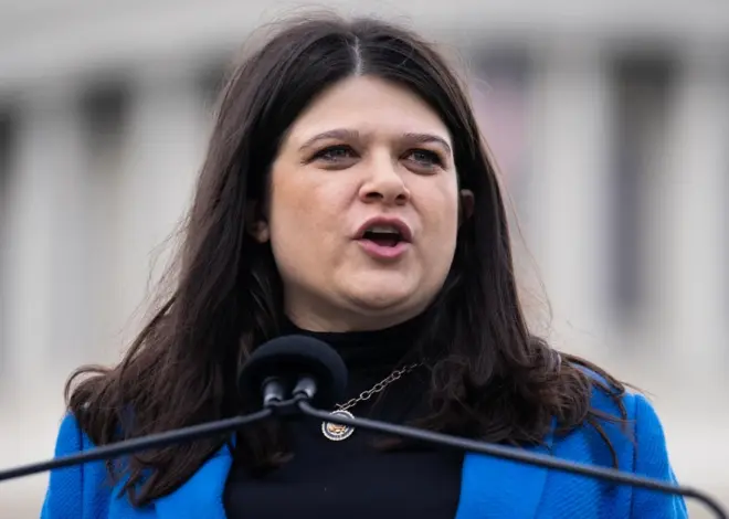 Haley Stevens’ campaign clarifies filibuster stance after Michigan Democratic debate
