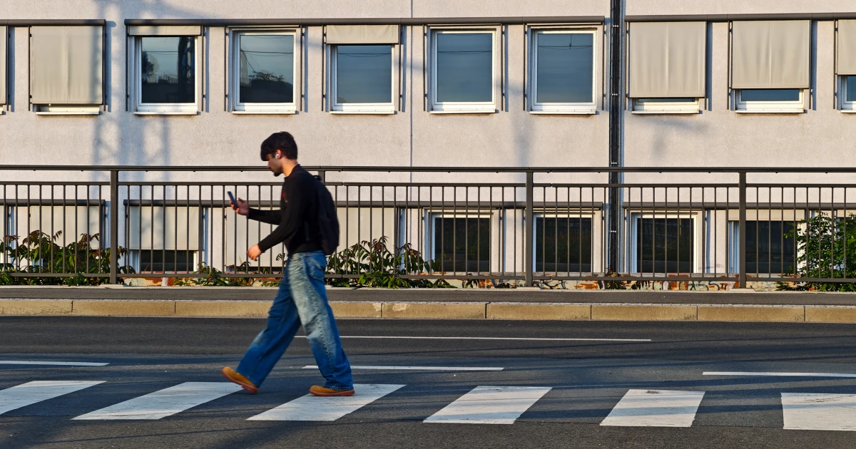 How to protect your screens in a world where anyone can spy on you