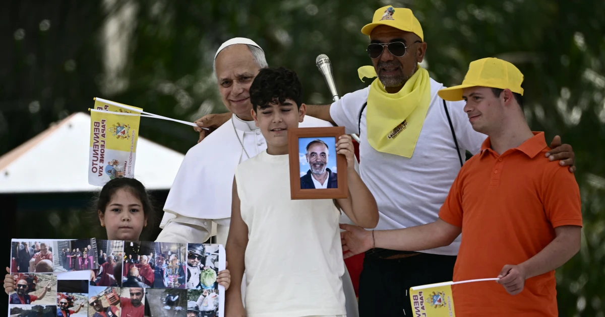 Pope Leo meets families of youth lost to illegal toxic waste dumping in Italy’s ‘Land of Fires’