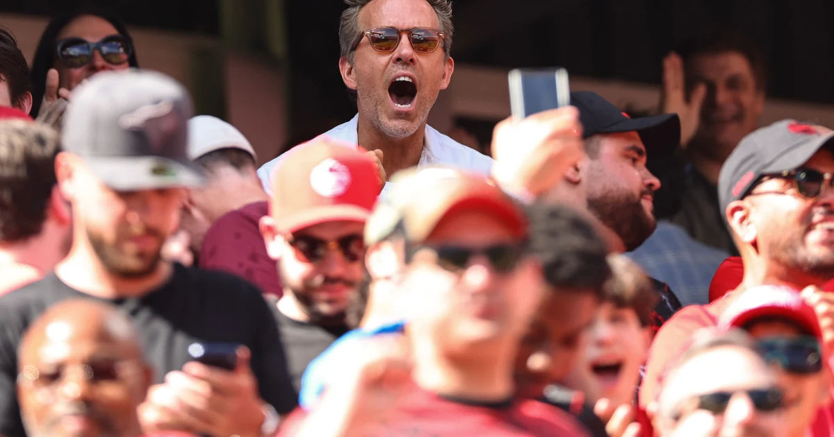 Ryan Reynolds and Mike Myers among the stars at Canada’s first home World Cup match