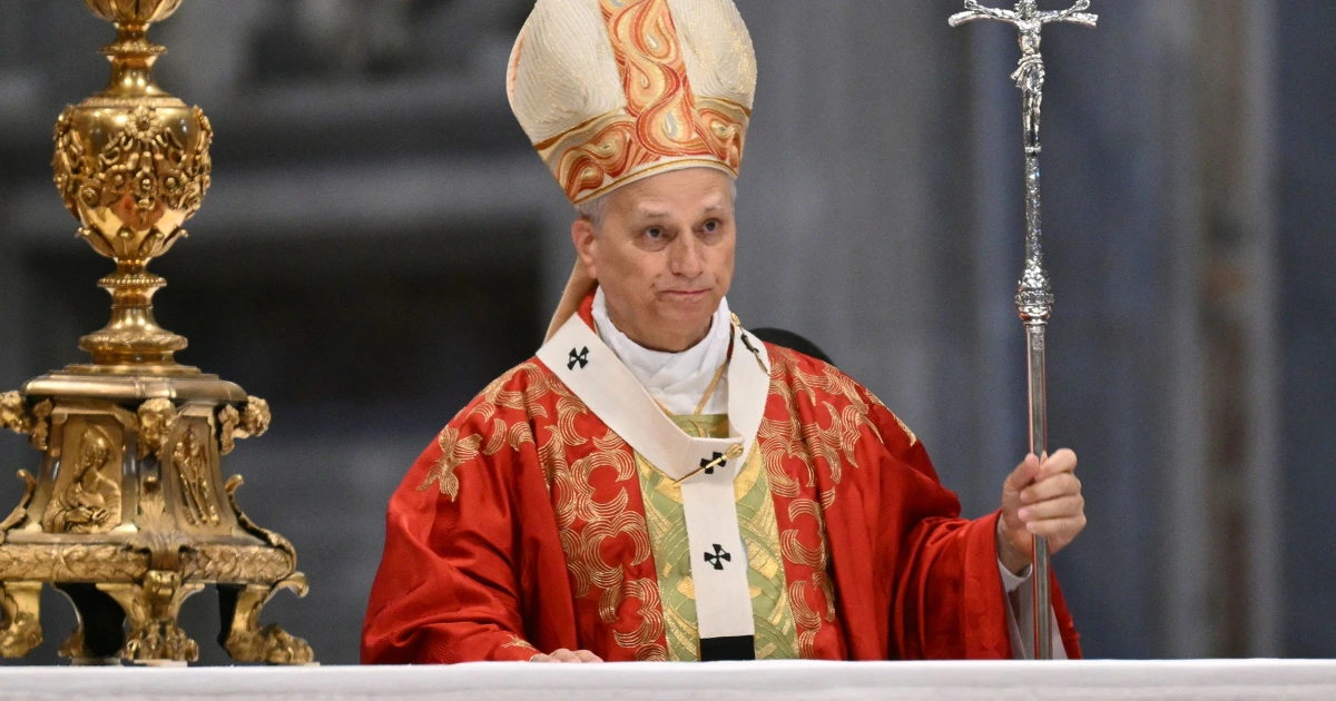 Pope begs breakaway traditionalist group to back off plan to consecrate its own bishops