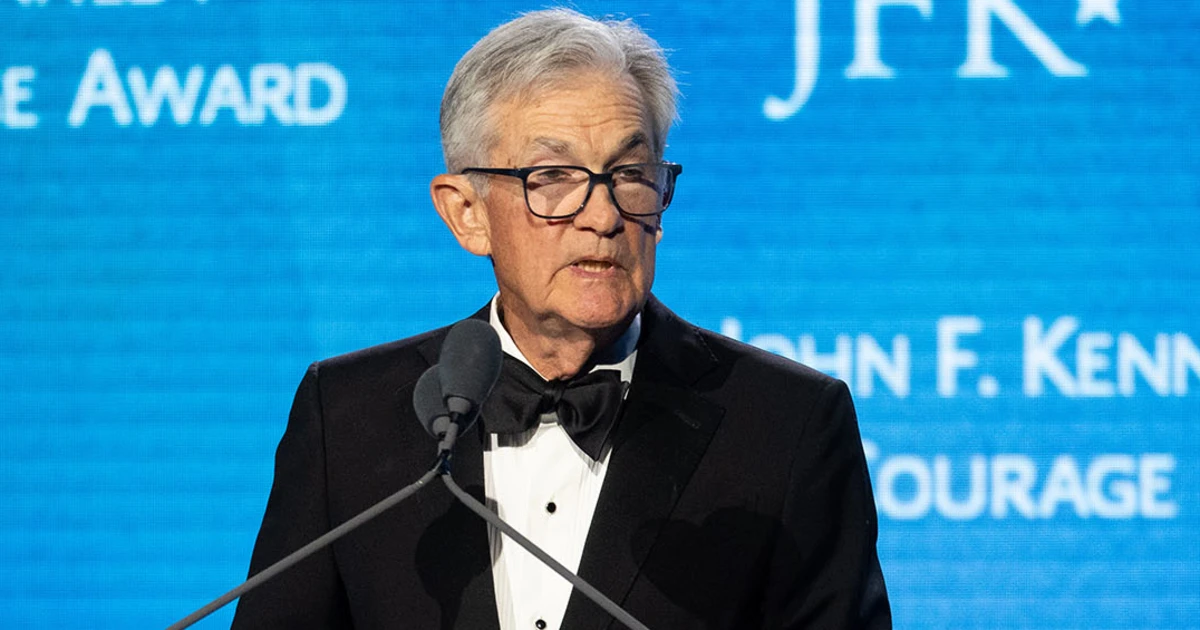 Powell warns that politicizing the Federal Reserve would cost public trust
