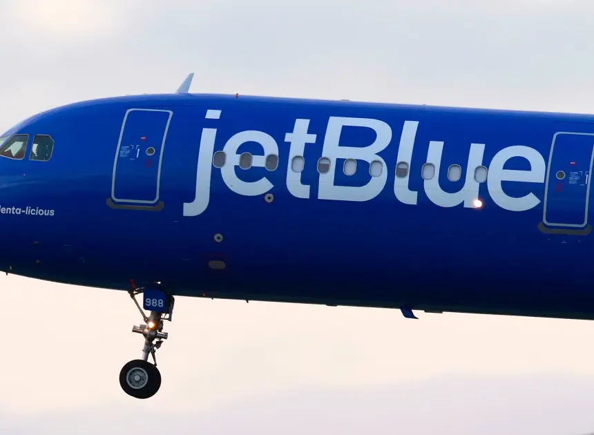 FAA investigates close call between Jet Blue plane and aircraft near Fort Lauderdale Airport