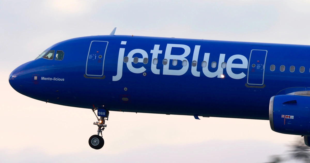 FAA investigates close call between Jet Blue plane and aircraft near Fort Lauderdale Airport
