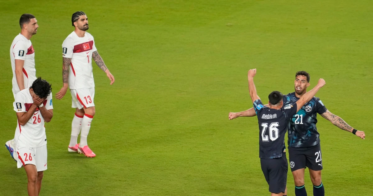 Paraguay beats Turkey 1-0 at the World Cup to clinch Group D for the U.S.