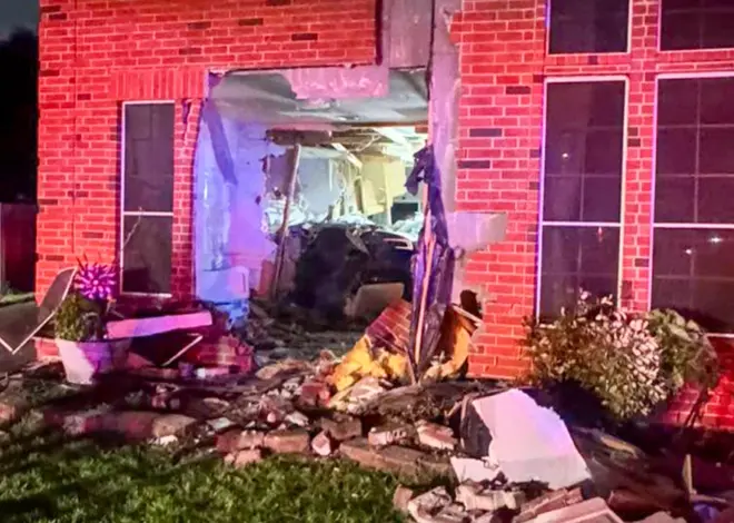 1 person killed after Tesla on autopilot crashes through Texas home