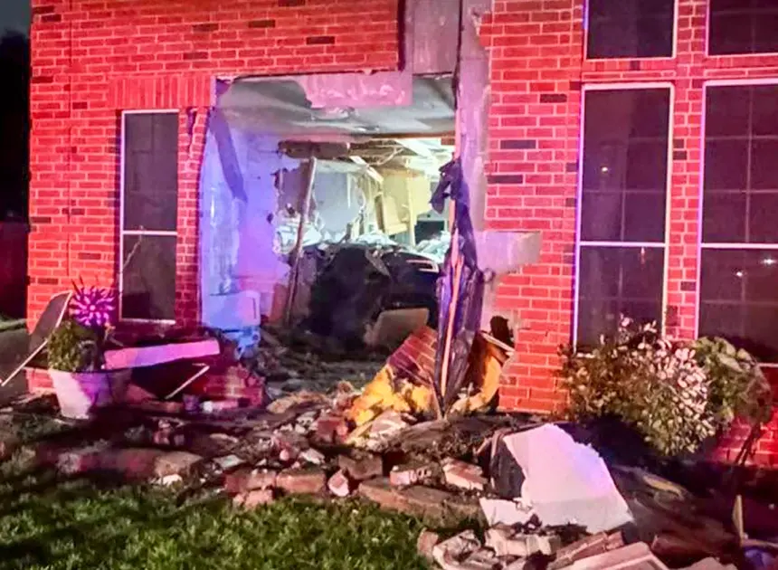 1 person killed after Tesla on autopilot crashes through Texas home