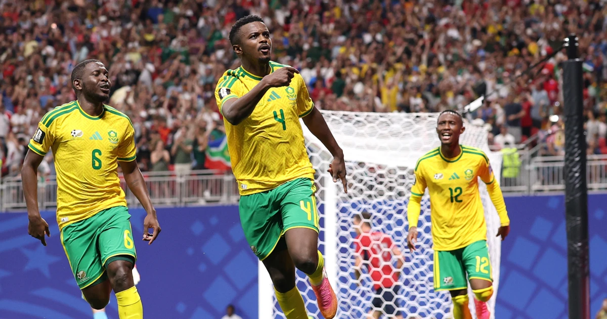 South Africa keeps its World Cup hopes alive with a 1-1 draw against the Czech Republic