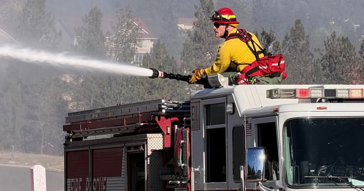 Wildfire in eastern Washington prompts evacuations and destroys home