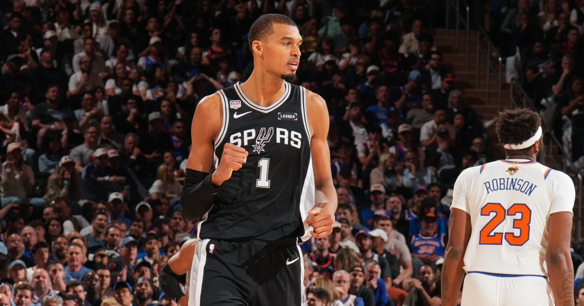 Victor Wembanyama, Spurs send boisterous Knicks fans home quiet with Game 3 win