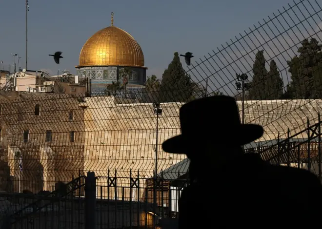 Simmering tensions over ancient Jerusalem site nearing a boil