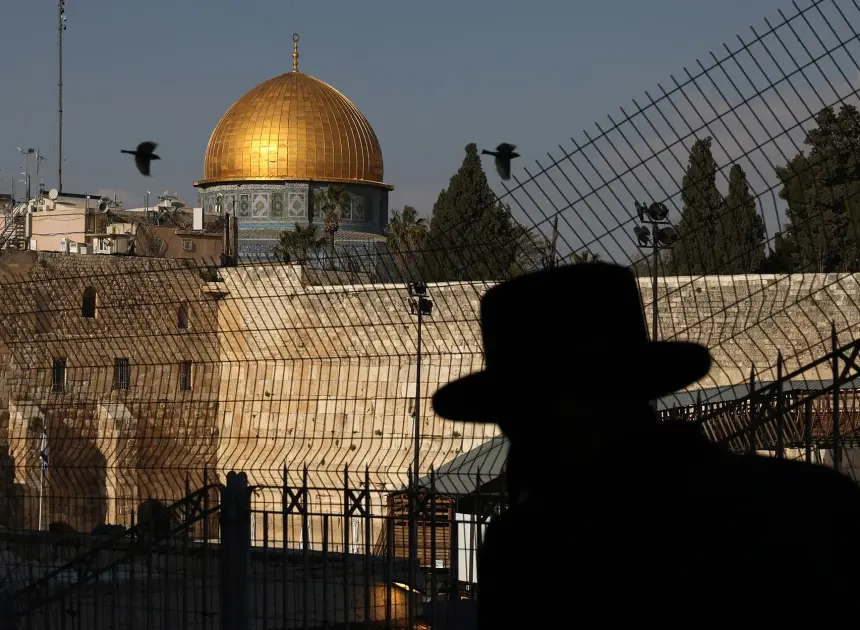 Simmering tensions over ancient Jerusalem site nearing a boil