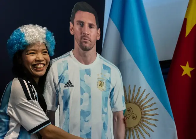 China failed to qualify for the World Cup, so soccer-loving fans are cheering for a referee instead