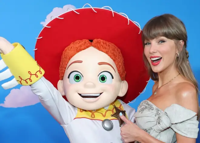 Taylor Swift surprises with performance at ‘Toy Story 5’ premiere in Hollywood