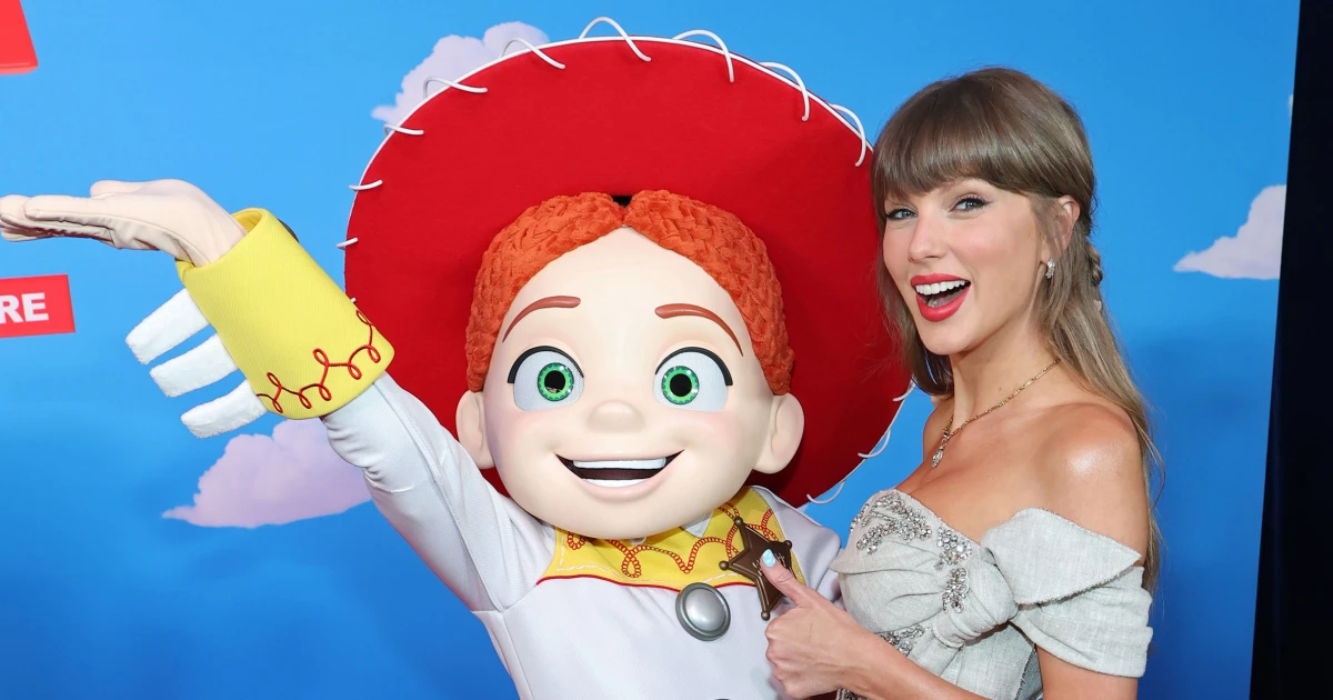 Taylor Swift surprises with performance at ‘Toy Story 5’ premiere in Hollywood
