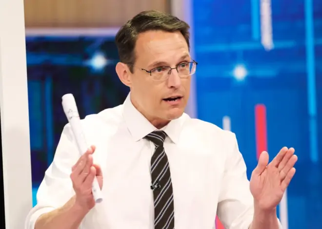 Send your midterm elections questions for Steve Kornacki