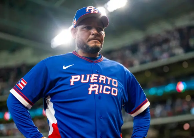 Two pilots killed in plane crash en route to pick up former MLB star