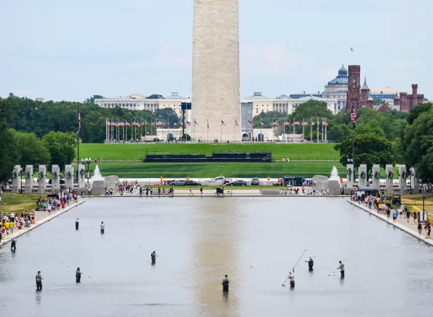 At least five people arrested for allegedly tampering with Reflecting Pool, officials said