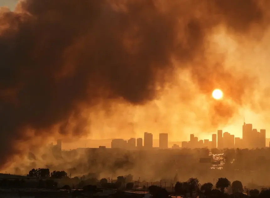 Smoke blankets parts of L.A. after Boyle Heights warehouse fire