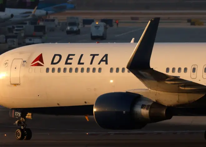 Felt a ‘big bang’: Firework strikes Delta flight landing in Chicago