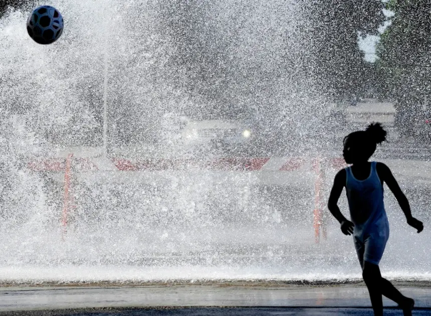 Heat dome dangers: How to stay safe in extreme heat, according to an ER doctor
