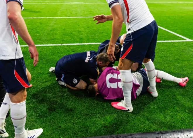 England’s Jordan Henderson suffers injury during ‘Wonderwall’ celebration after World Cup win