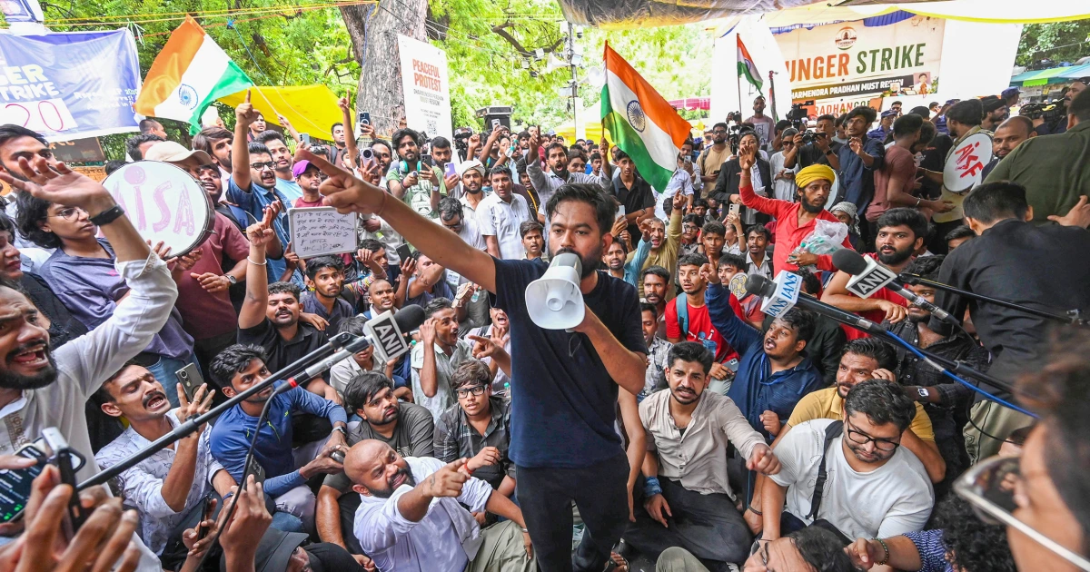 Police cane supporters of India’s cockroach movement as thousands gather for march