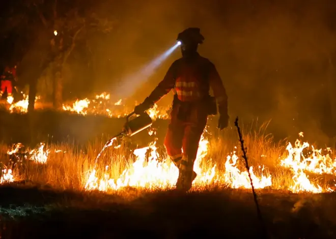 France evacuates 4,000 people as heat threatens wildfire fight across southwestern Europe