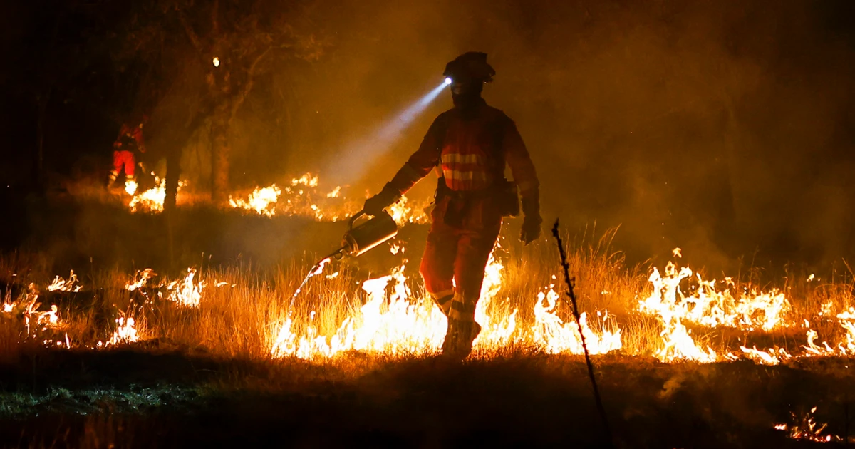 France evacuates 4,000 people as heat threatens wildfire fight across southwestern Europe