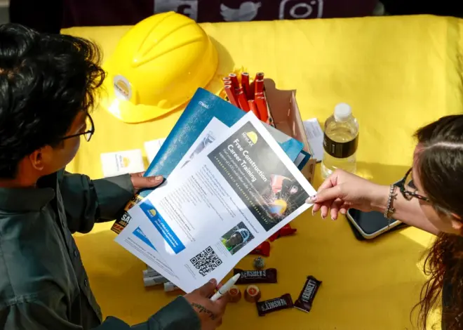 June jobs report likely to show stable hiring, but economists see plenty of warning signs