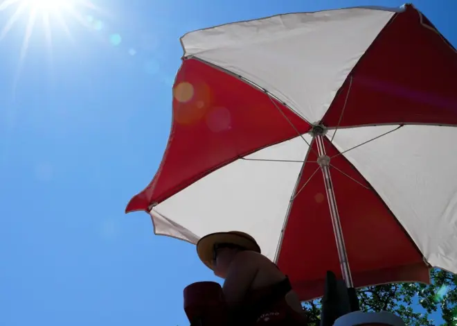 Sweltering heat wave grips central and southern U.S. for a second straight day
