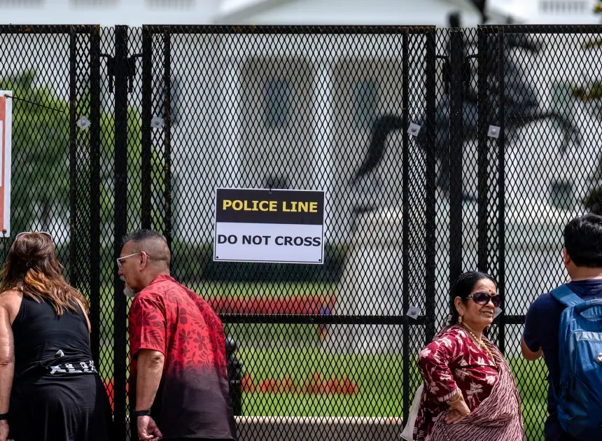 Federal panel signals it could support permanent fencing around White House park known for protests