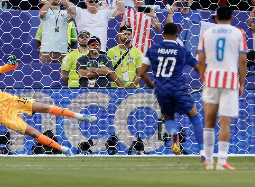 France records another ho-hum win, as it aims for a third-straight World Cup final