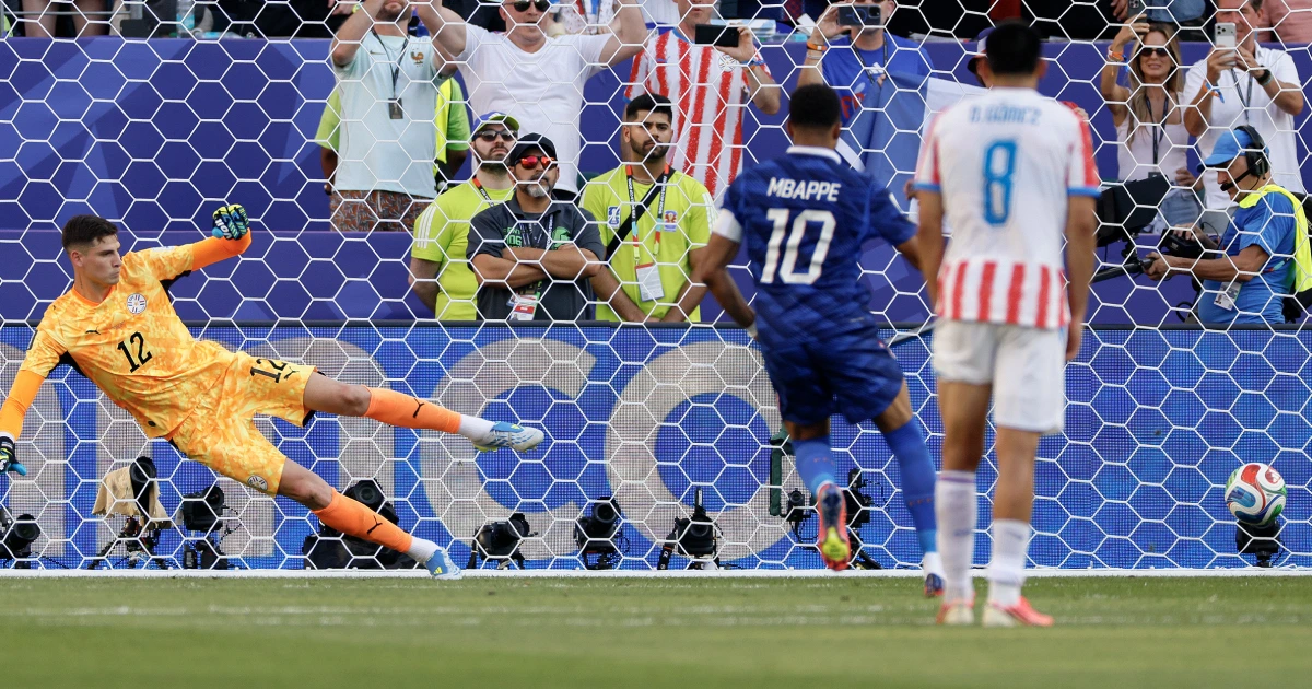 France records another ho-hum win, as it aims for a third-straight World Cup final