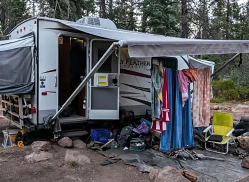 Father, son charged with kidnapping 2 U.S. Forest Service biologists at gunpoint