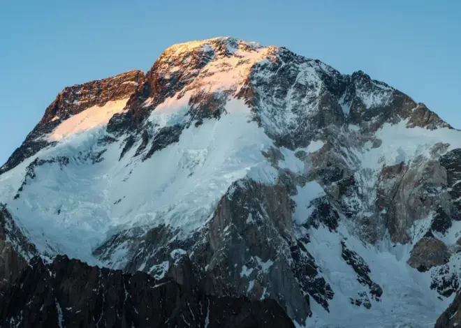 American Mallory Geis is among 10 climbers missing on a Pakistan peak