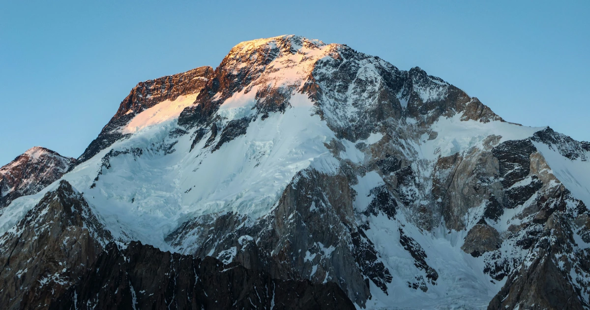 American Mallory Geis is among 10 climbers missing on a Pakistan peak