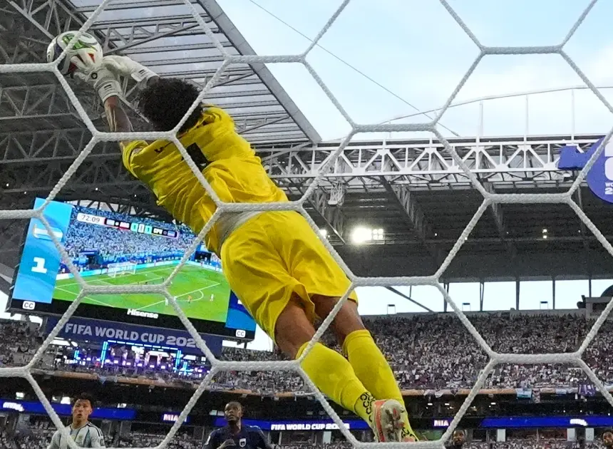 Argentina, Messi pushed to the brink by Cape Verde and its 40-year-old goalkeeper