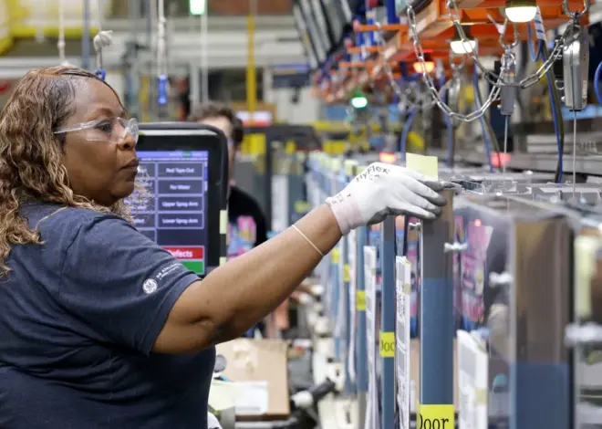U.S. economic growth slowed unexpectedly in the second quarter, as tariffs and Iran war cut into gains
