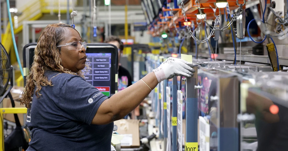 U.S. economic growth slowed unexpectedly in the second quarter, as tariffs and Iran war cut into gains