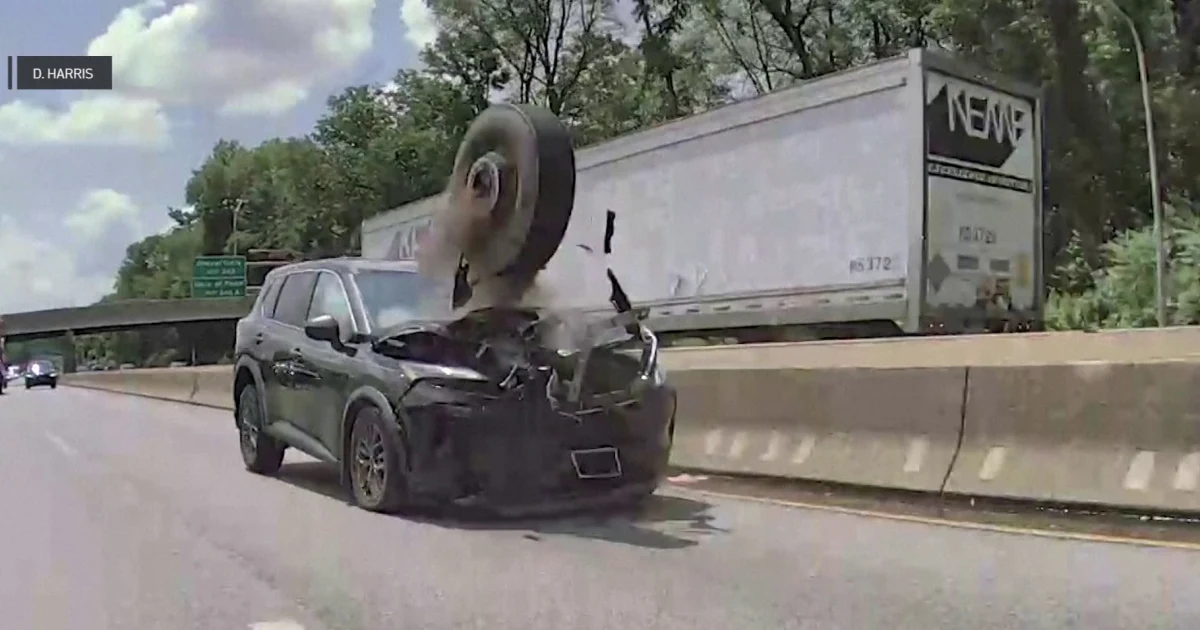 Wild video captures tire flying across Philadelphia highway, smashing into vehicle
