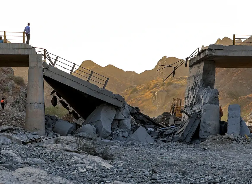 U.S. war with Iran risks spiraling as attacks intensify, experts warn