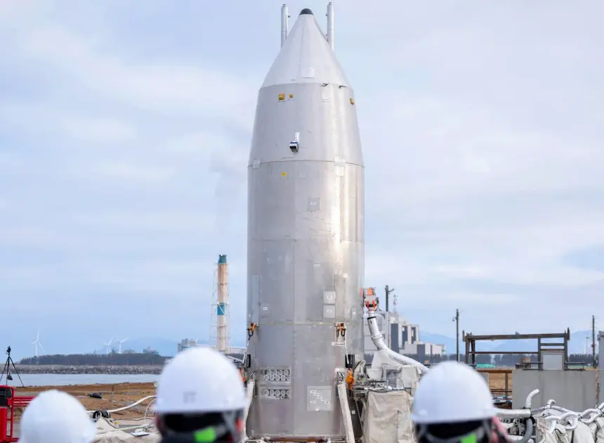 Move over SpaceX: China and Japan flex reusable rockets