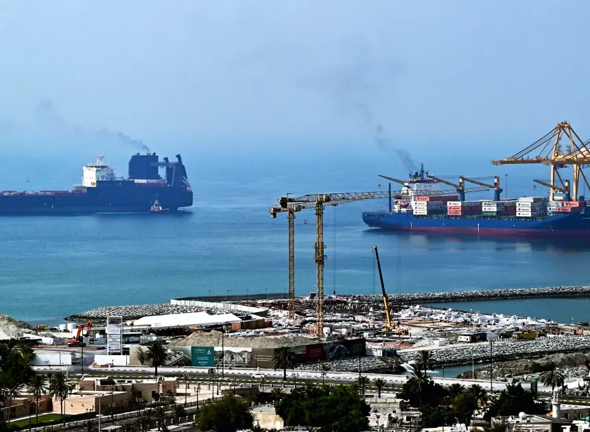 Tehran threatens to halt all Mideast energy exports after U.S. reimposes its blockade on Iran