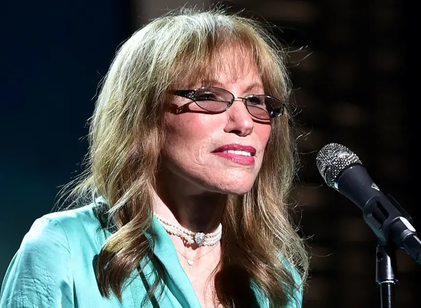 Carly Simon reveals she’s been diagnosed with Parkinson’s disease