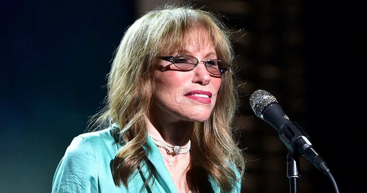 Carly Simon reveals she’s been diagnosed with Parkinson’s disease