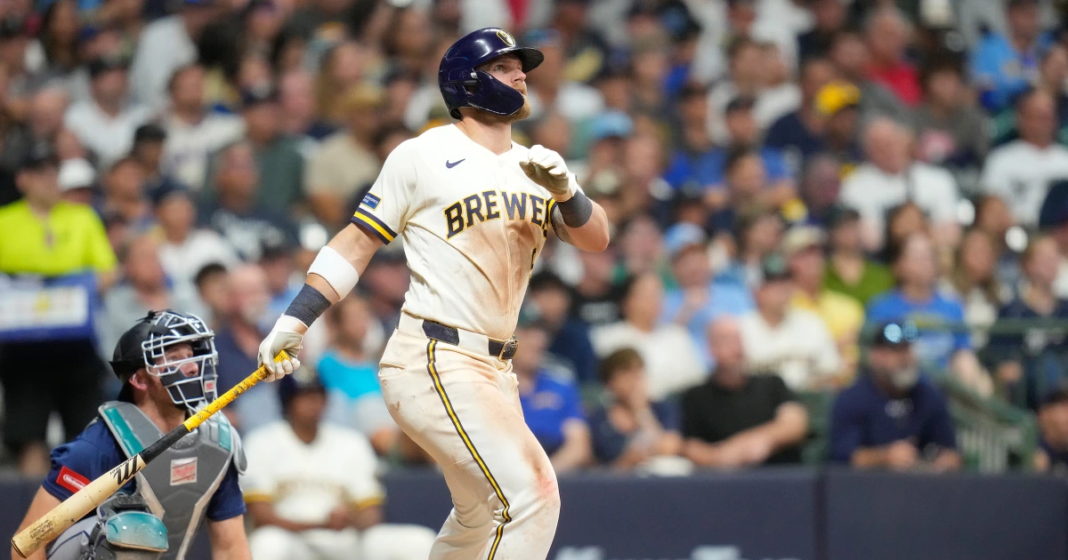 Brewers smash Mariners 22-0, matching baseball’s modern-era record for biggest shutout
