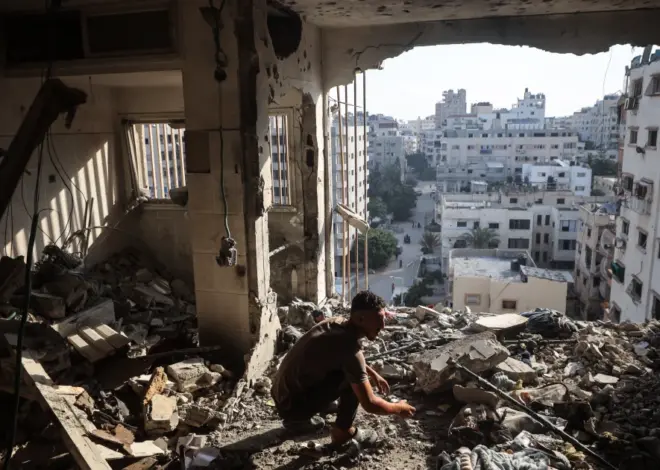 Israeli strikes kill nine in Gaza, Israeli minister says no deal to halt attacks