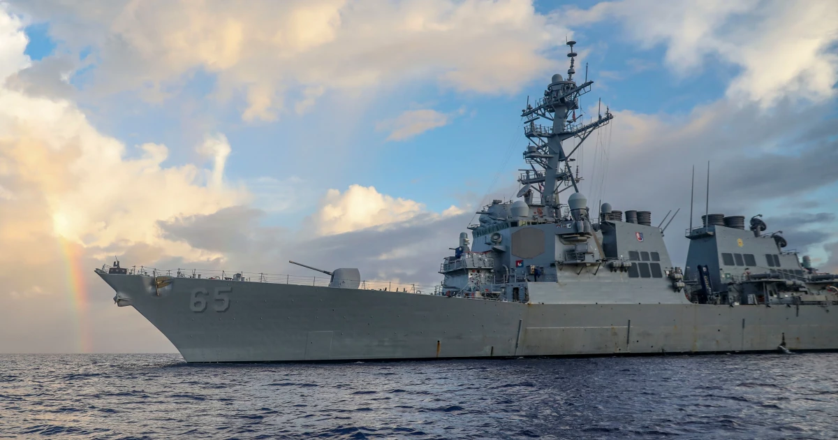 U.S. Navy destroyer with 300 sailors aboard broke down for four days in the Pacific